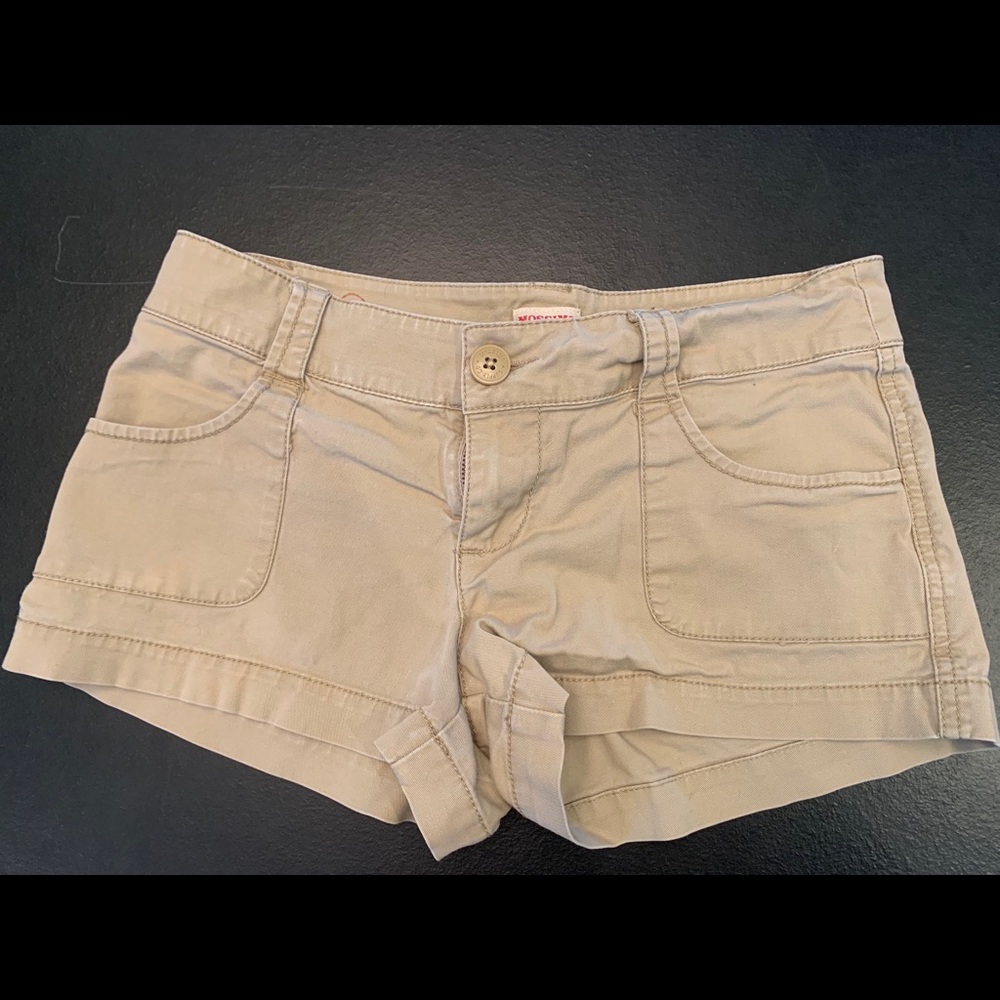 Mossimo tan shorts